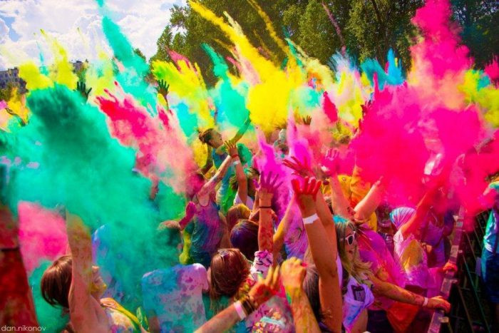 holi