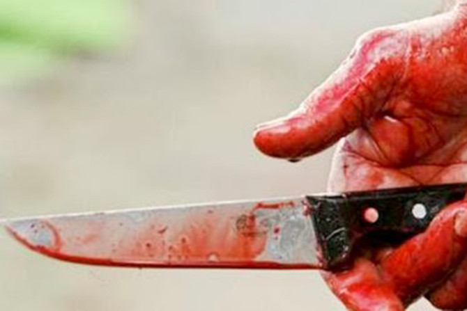 нож-в-крови