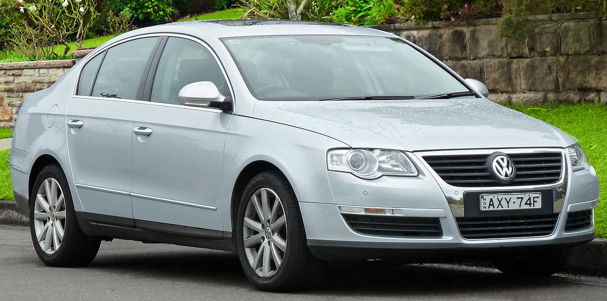 1200px-2006-2010_Volkswagen_Passat_(3C)_sedan_(2011-07-17)_01