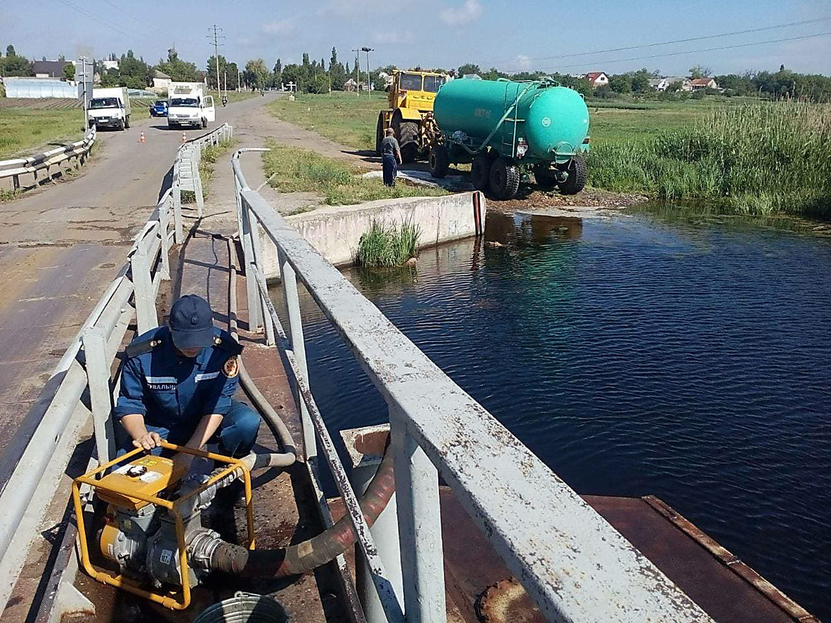 Погрузился на понтоны