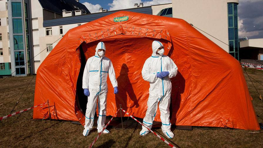2020-03-04T155732Z_1883567041_RC23DF9GSPIV_RTRMADP_3_HEALTH-CORONAVIRUS-POLAND-pic905-895x505-21239