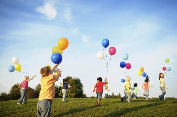 balloons-700x463