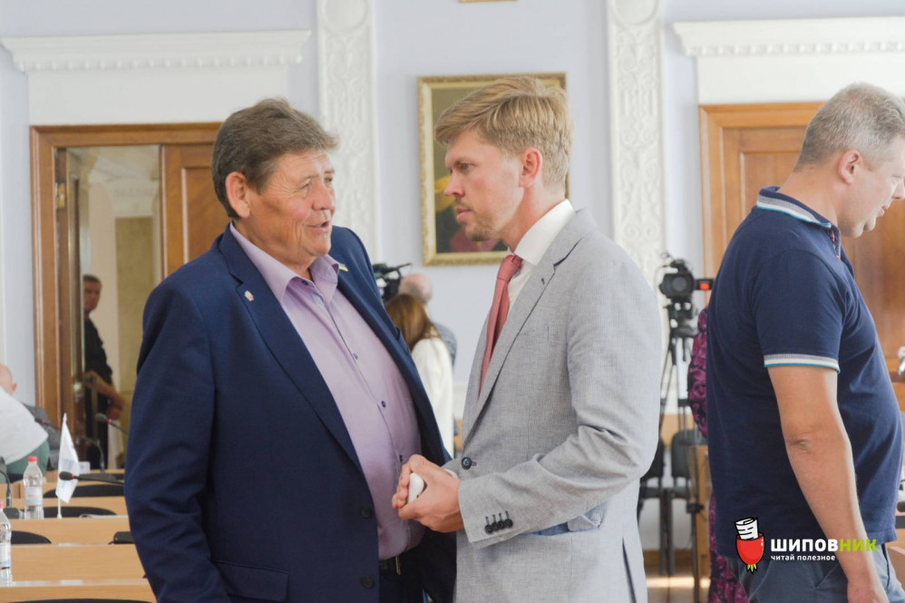 ivanov-i-falko-gorsovet.jpg