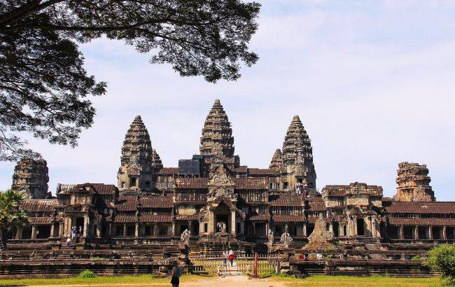 angkor_wat_temple_g932b4409c_1920_650x410