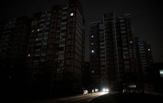 _nemae_svitla_budinki_vikna_spalniy_rayon_gettyimages_1244529861_1_650x410