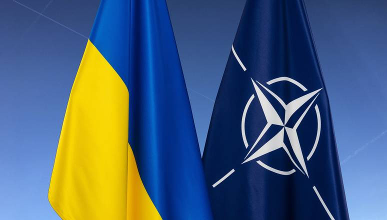 ukraine-nato-flags-2_rdax_775x440s