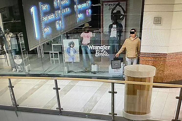 d055584405bc54febb5aca41478ee29e.i999x999x670