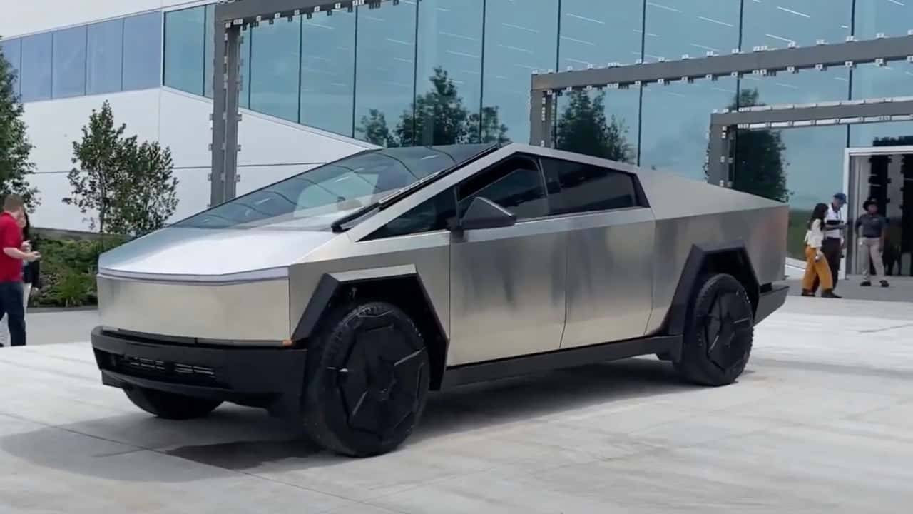 tesla-cybertruck