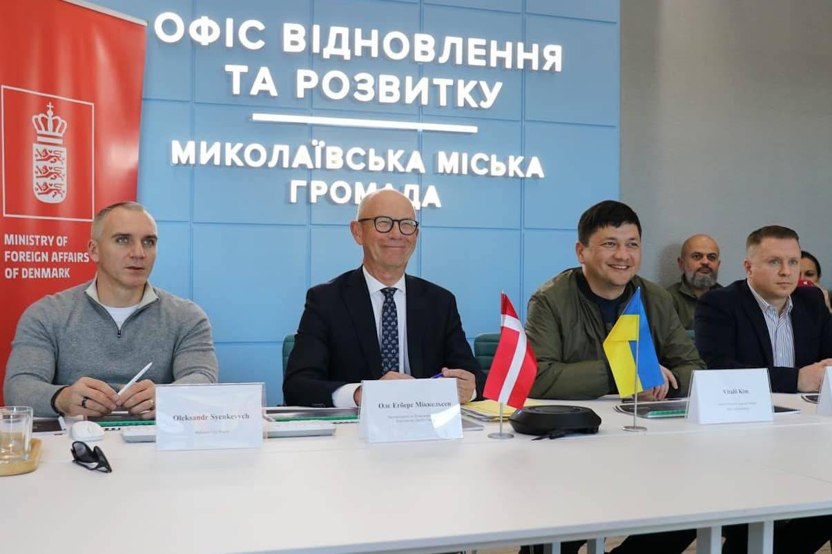 279897_655df84321c2a4_33964534