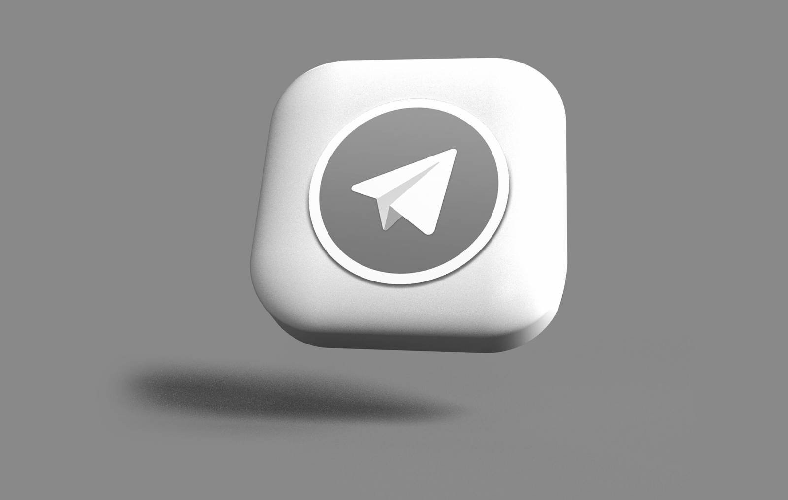 imgonline-com-ua-black-white-dpfcdbnzwjkxnby-scaled