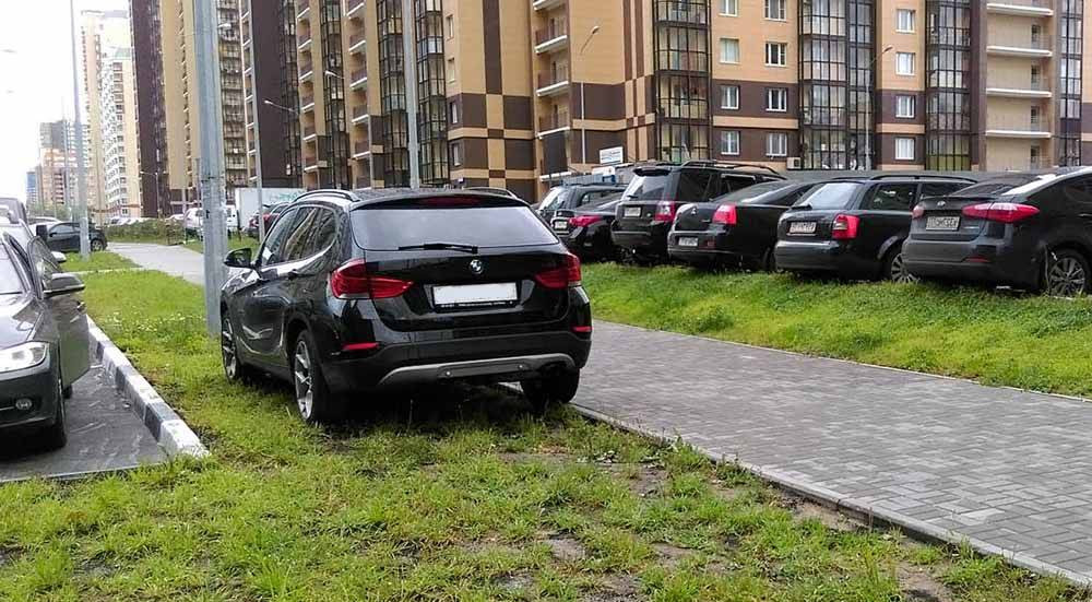 parkovka-na-gazone