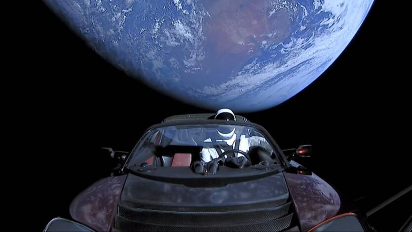 elon_musks_tesla_roadster_401102-835x470