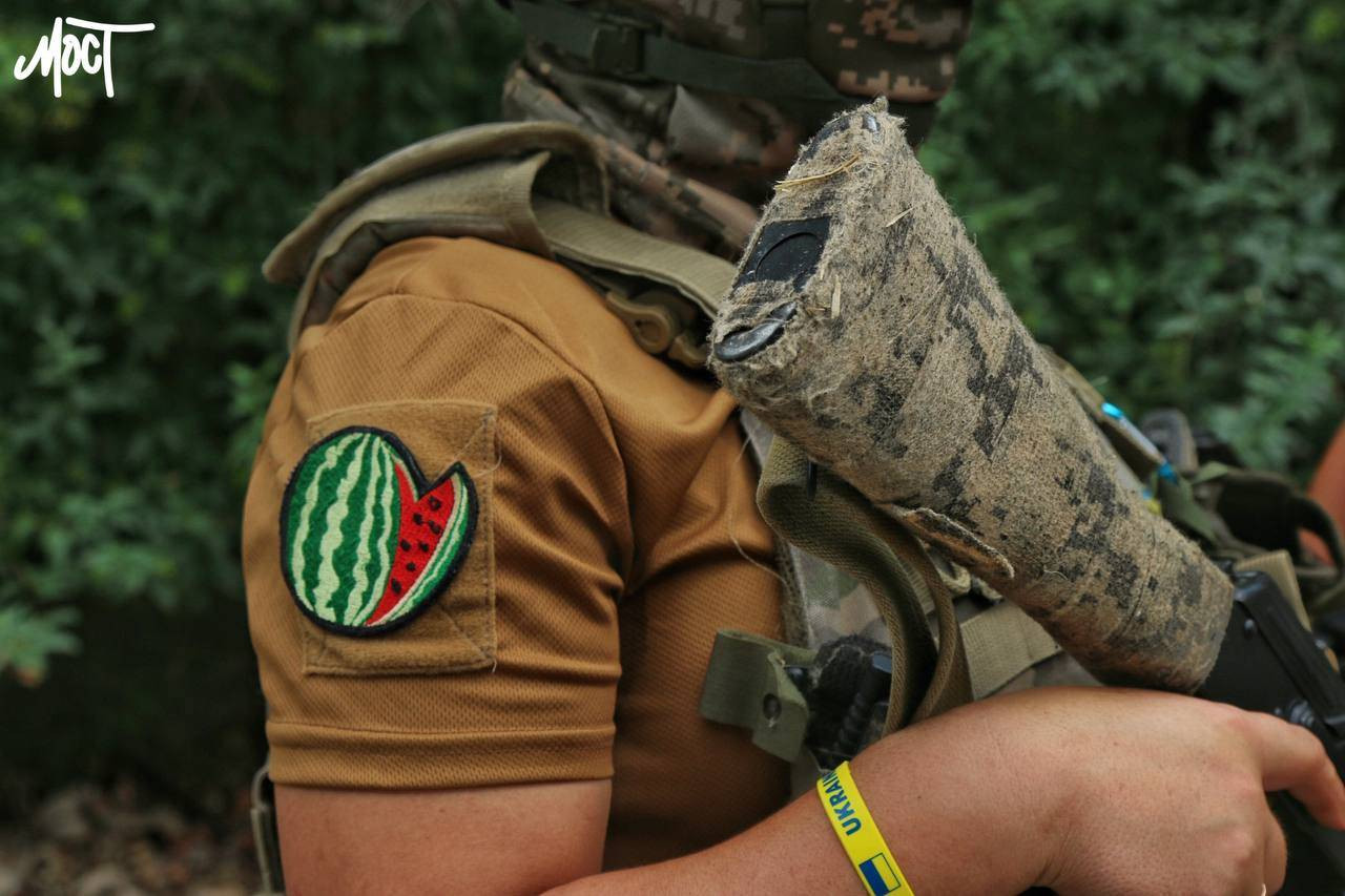 photo_5258287255032815394_y