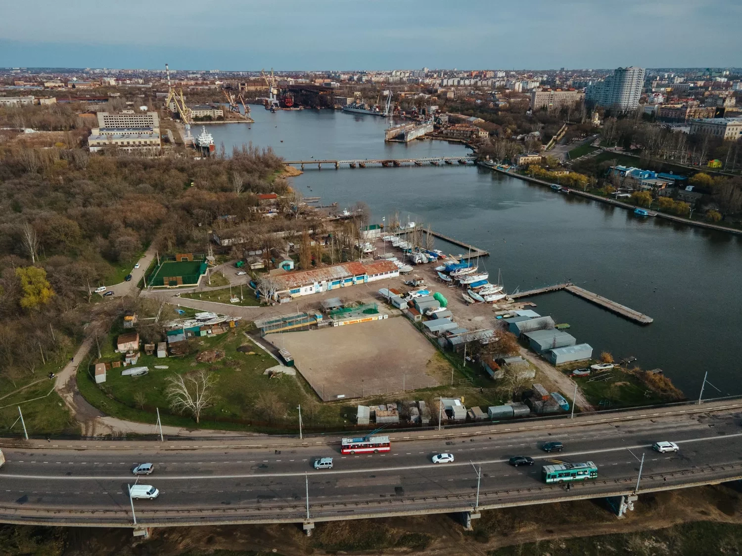 315843_69aec82a179590_42448592_1500