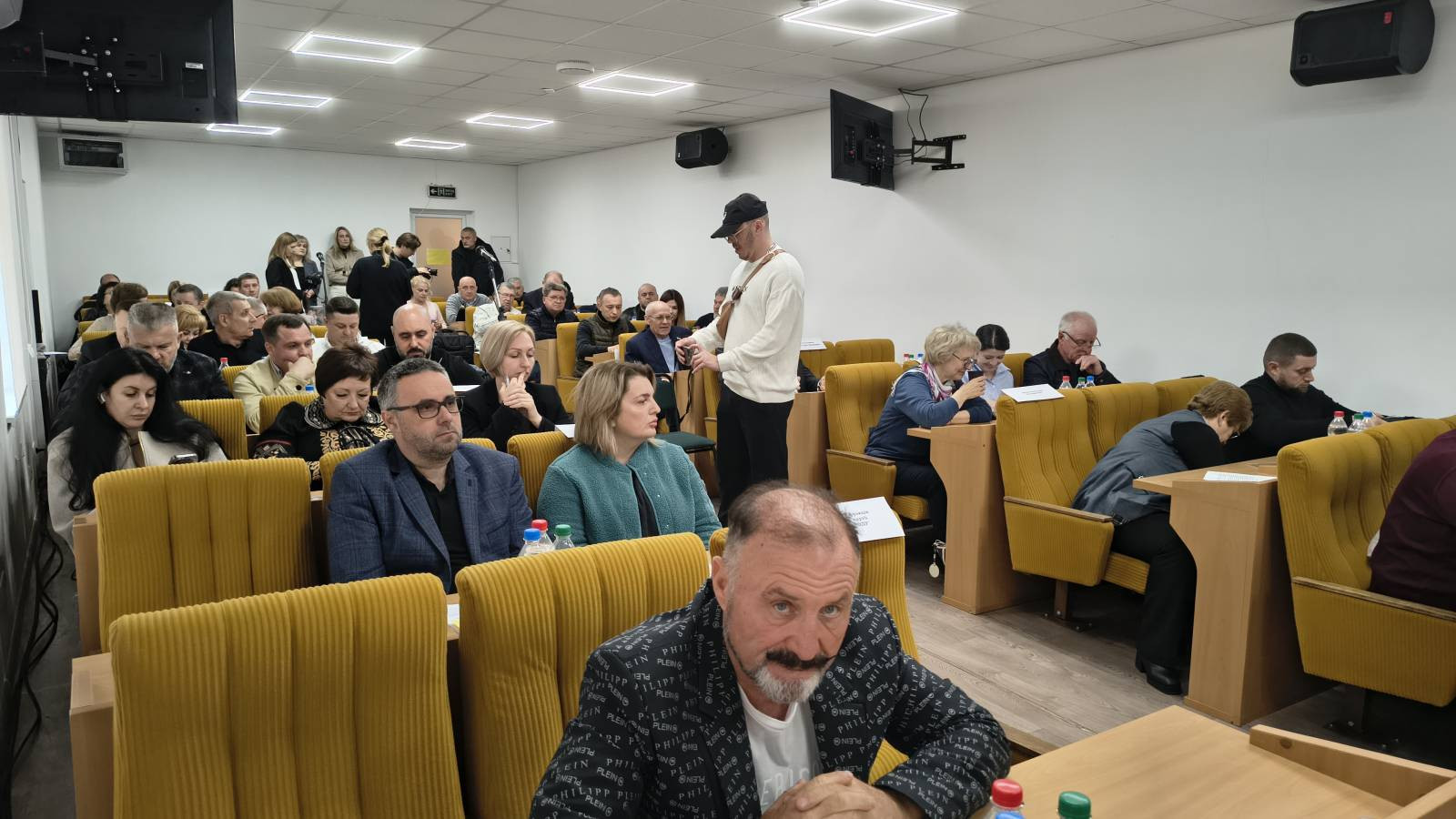 317295_69e0f186810d52_46452018