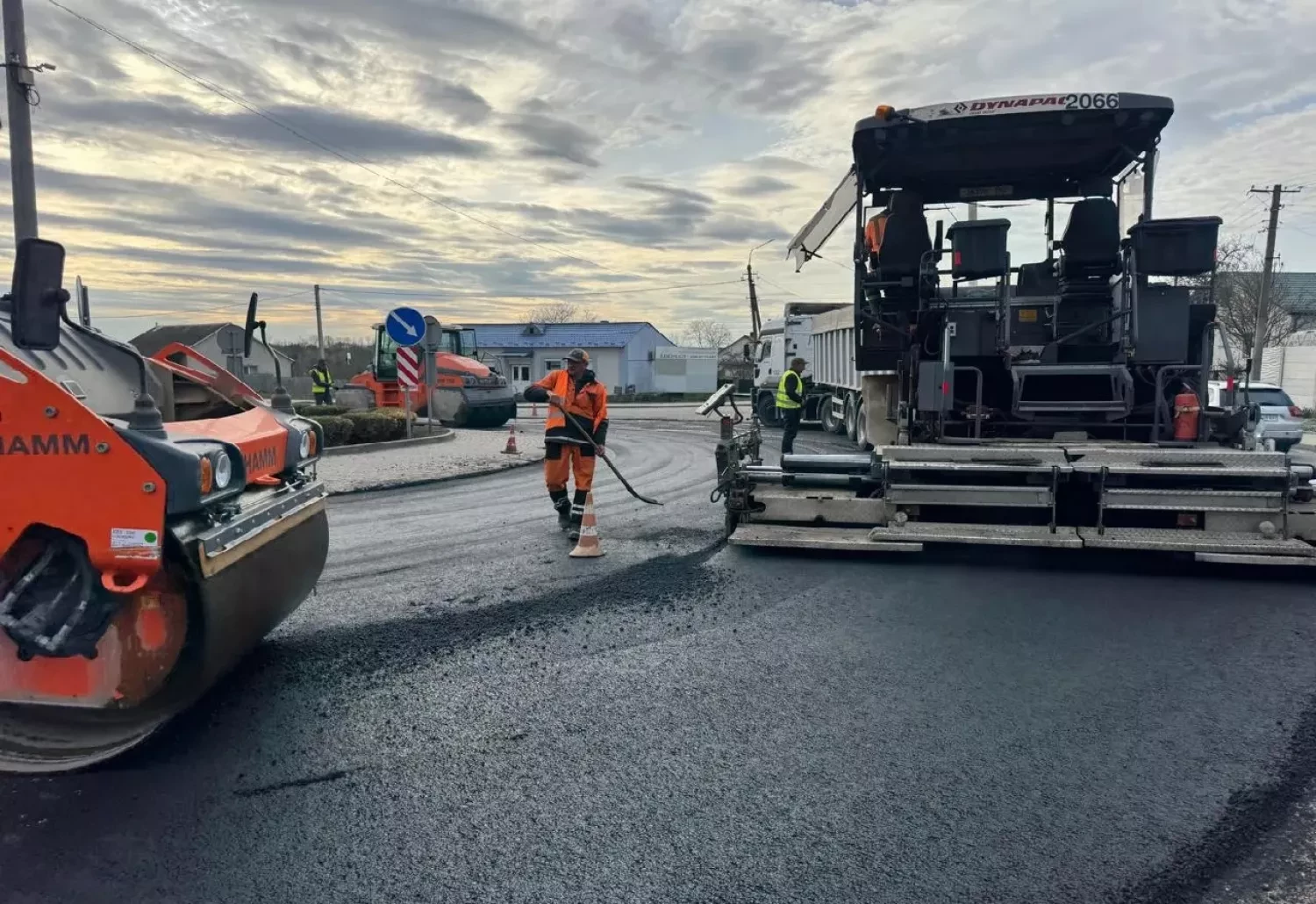 317376_69e3bbd601c4c3_99341383_1500