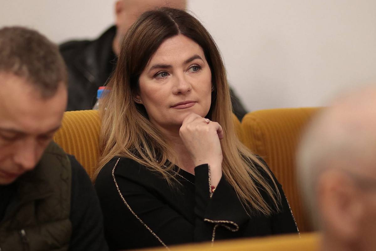 40ac62342a45fd577b56075f4acde661.i999x999x670