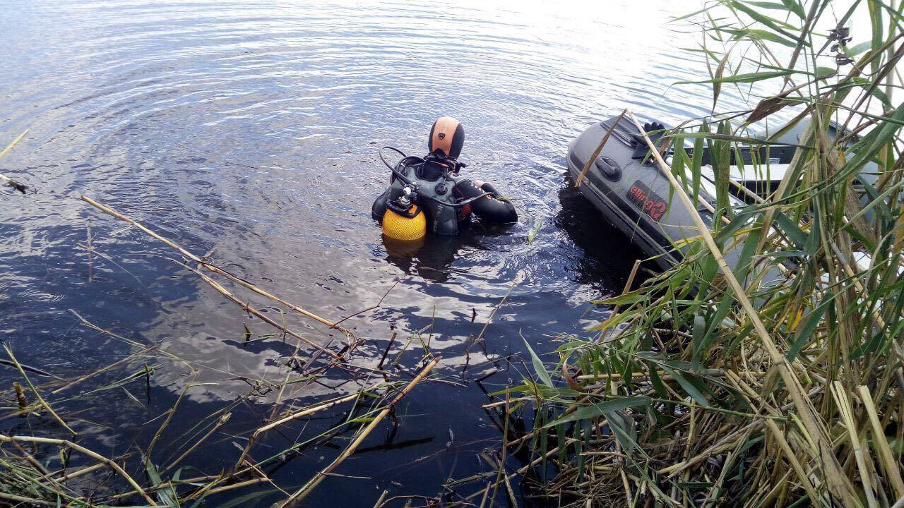 Озеро николаевская область. Утонул мужчина на рыбалке. Тела утонувших на рыбалке. Кривое озеро Николаевская область.