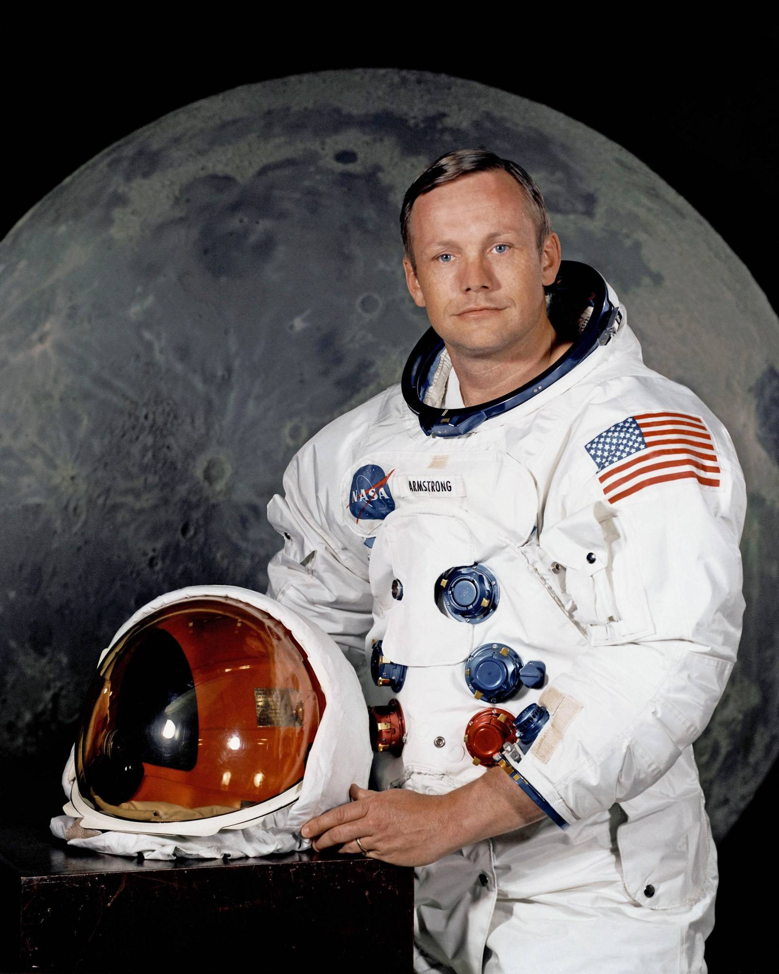 Neil_Armstrong_pose